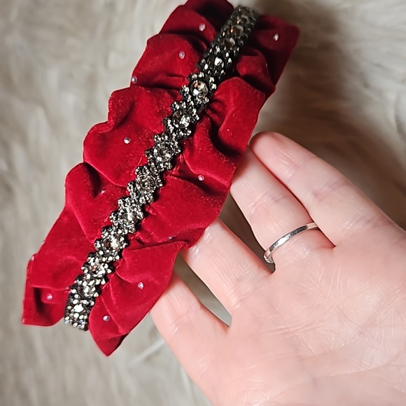 Velvet Rhinestone Headband - Picture 2 of 8